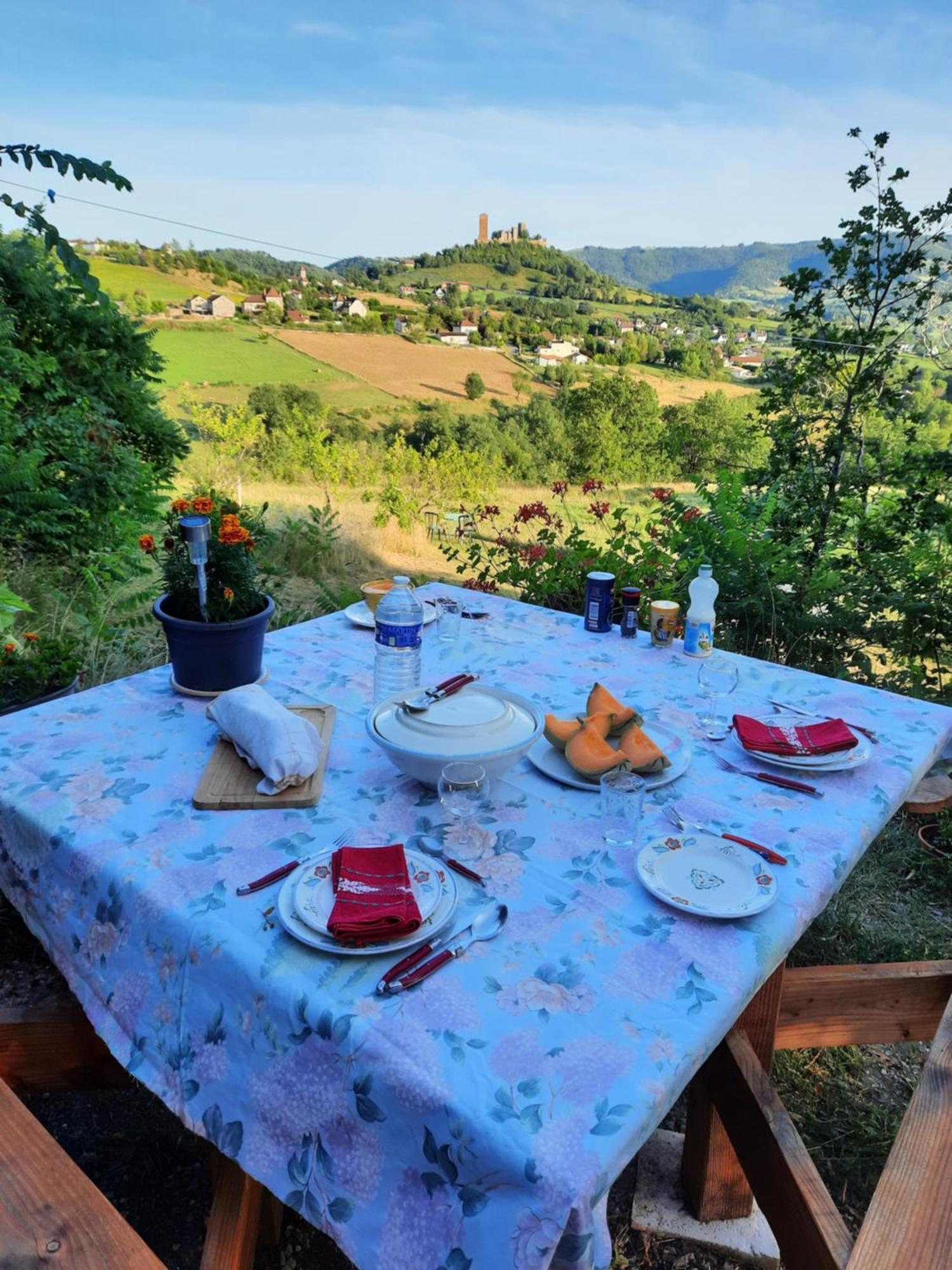 Les Coteaux De Planeze, Chambre Pour 2, 3 Ou Famille Nombreuse 2 Adultes 5 Enfants Et Jeunes Belmont-Bretenoux Экстерьер фото